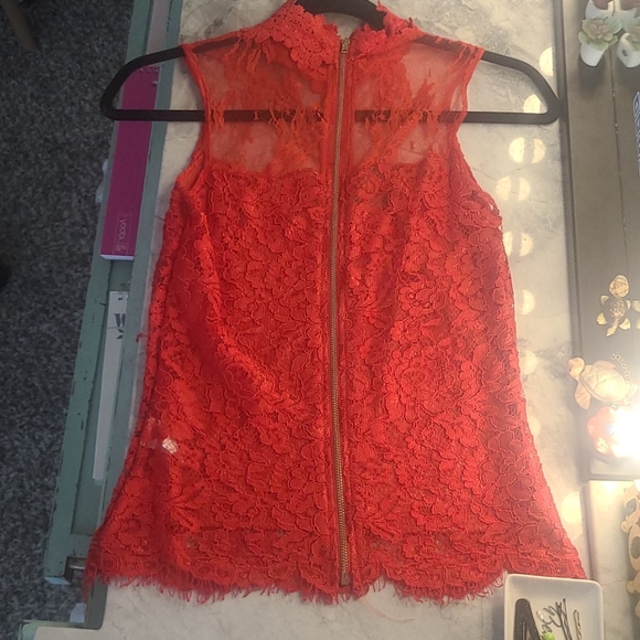 Banjul red lace top - Picture 2 of 5